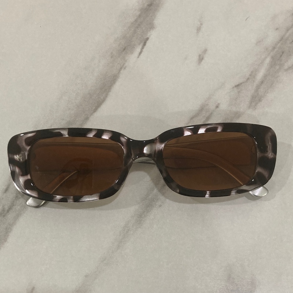 Brown Tortoiseshell Rectangular Sunglasses - Classic Retro Style